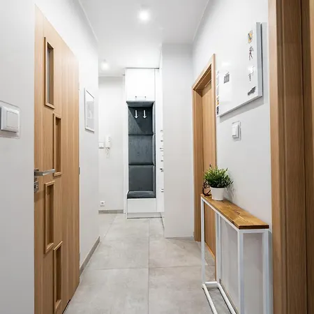 Apartment Bluebird Near Spodek Mck & Center
