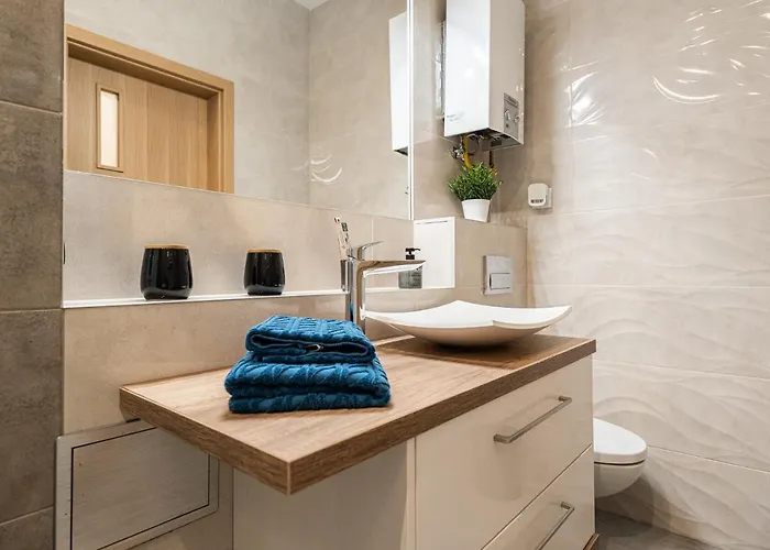 Bluebird Near Spodek Mck & Center Apartman